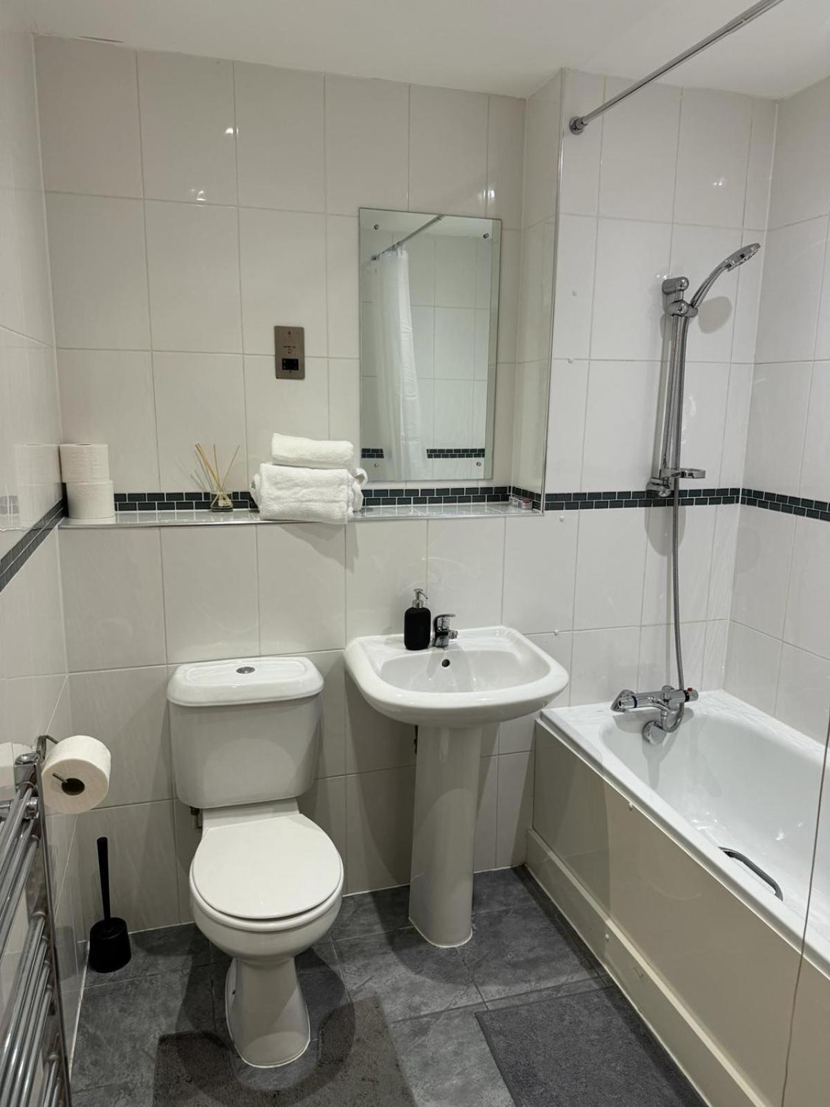 Spacious 2 Bedrooms Apartment In Stratford Londen Buitenkant foto